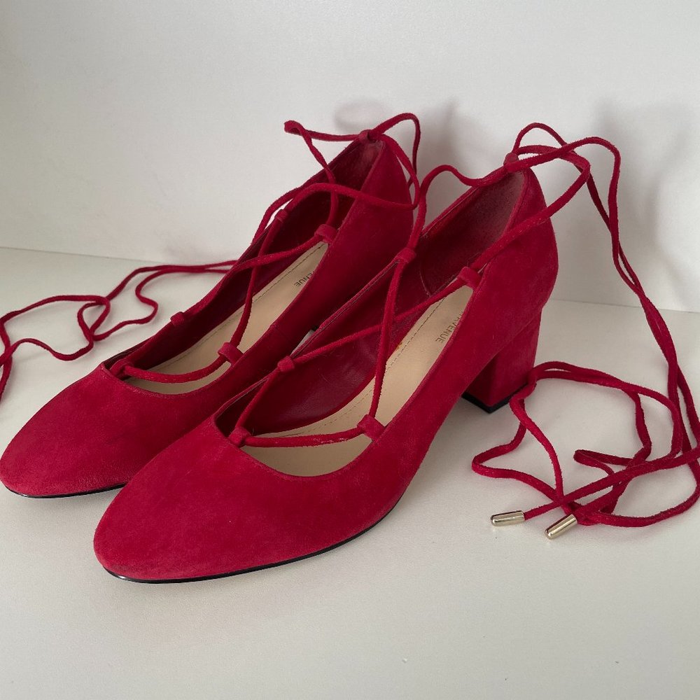 SAKS FIFTH AVENUE Cherry Red Lace Up Pumps w Short Wide Heels Sz 8.5